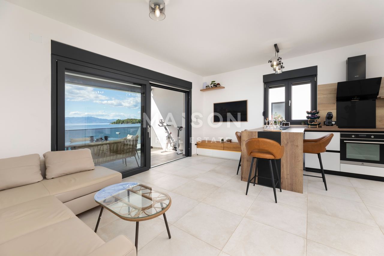Apartment u Omišalju, 75m², 2 sobe, slika 5