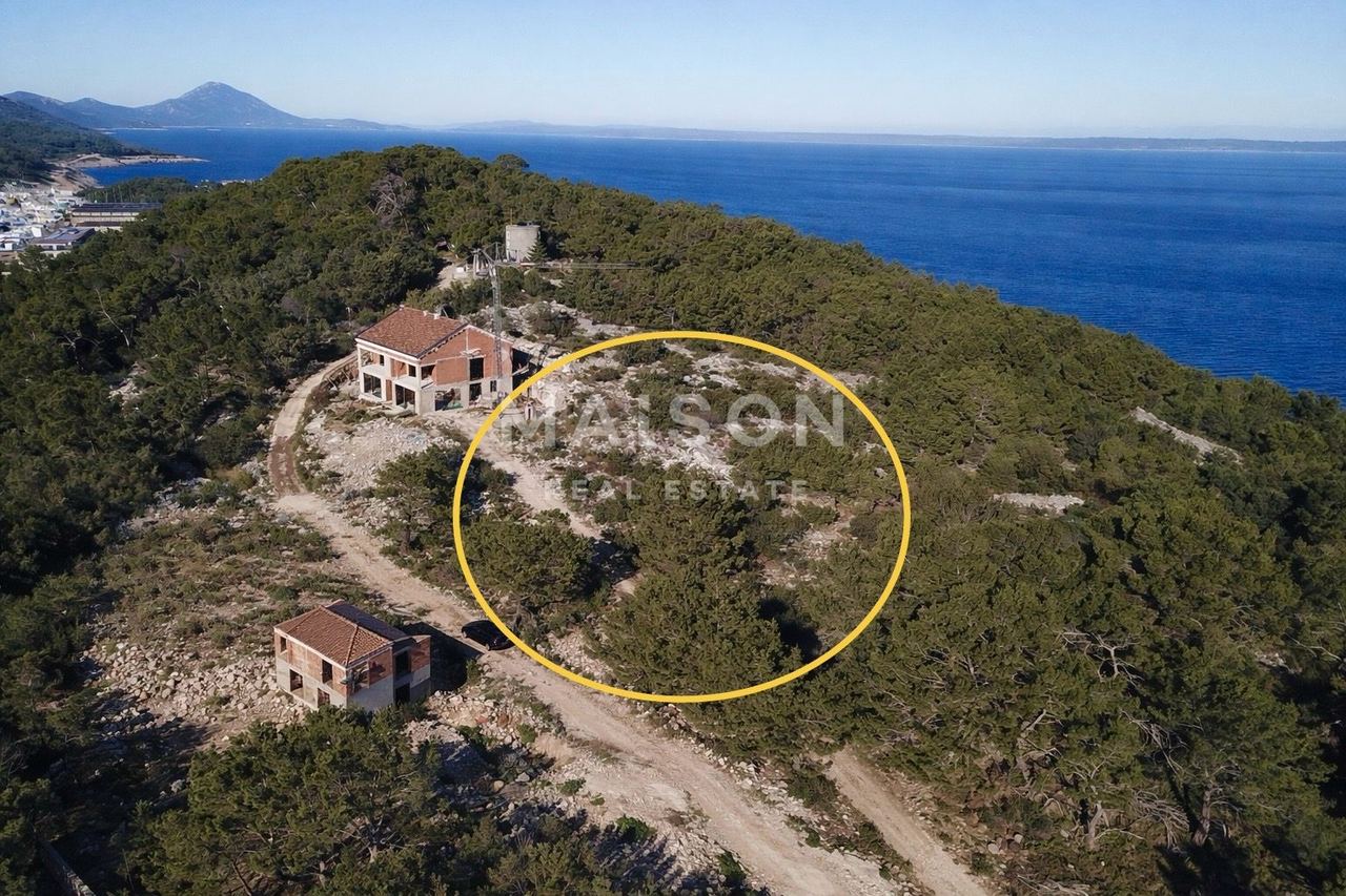 Zemljište u Mali Lošinju, 827m²