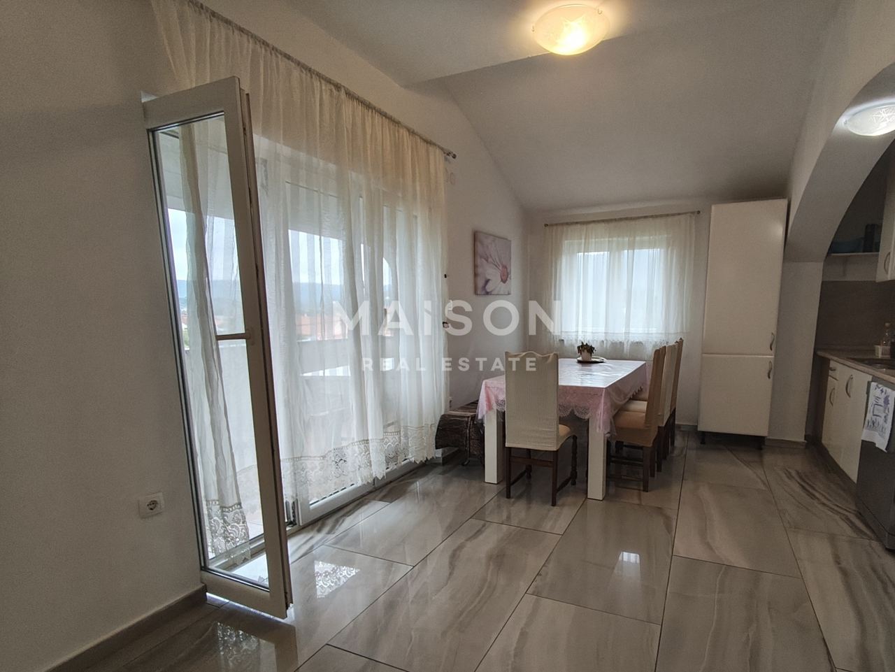 Stan u Jelenju, 100m², 3 sobe, slika 2