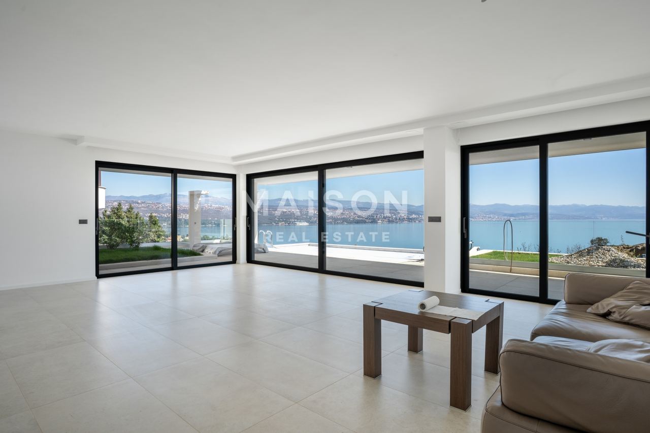 Appartamento u Opatiji, 251.18m², 3 sobe