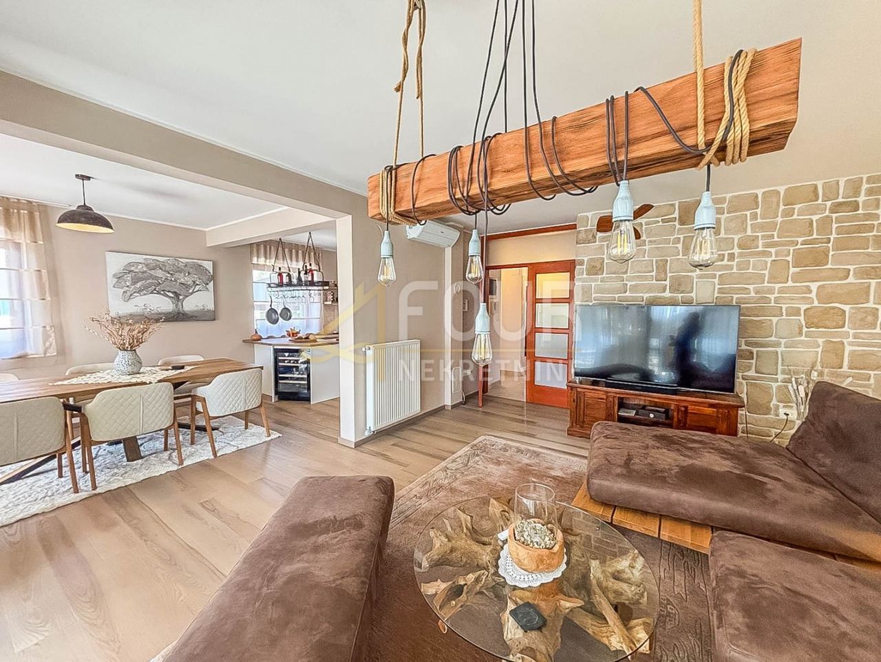 House u Umagu, 217m², 5 soba, slika 2