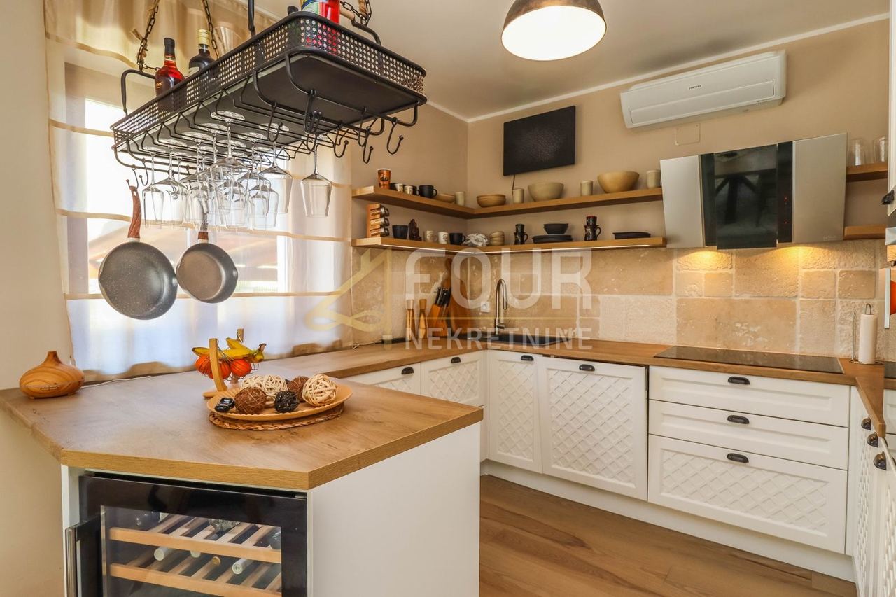 House u Umagu, 217m², 5 soba, slika 5