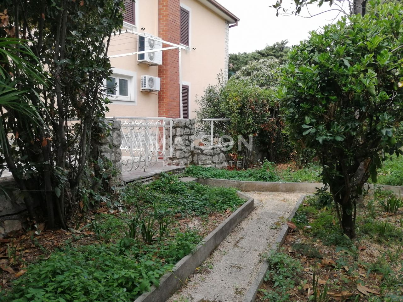 Haus u Crikvenici, 570m², 10 soba, slika 2