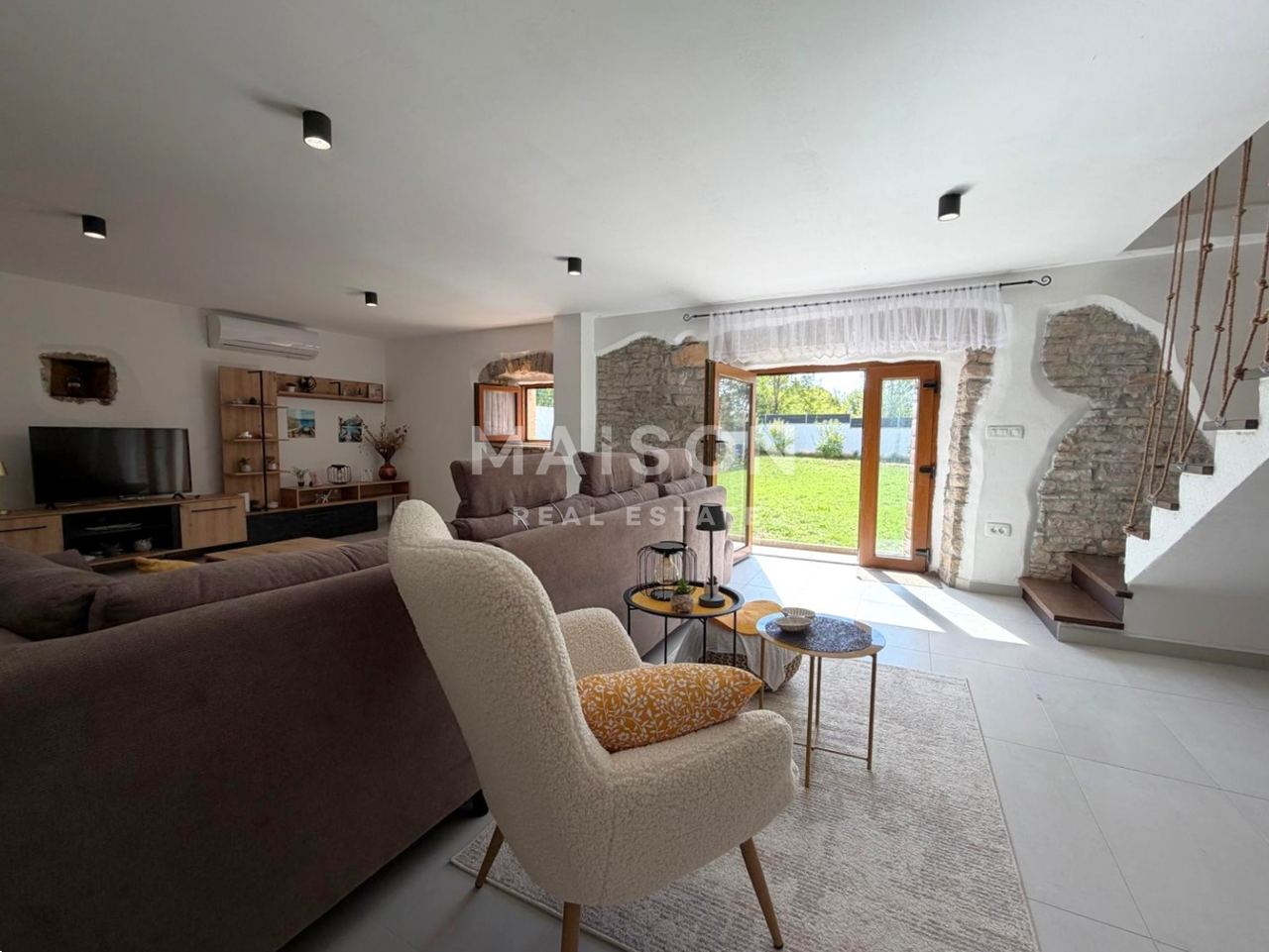 Casa u Svetvinčenatu, 226m², 4 sobe, slika 2