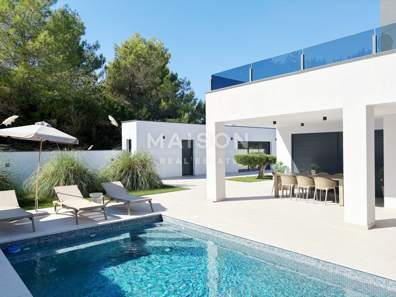 Casa u Pola (Pula)u, 250m², 4 sobe, slika 2