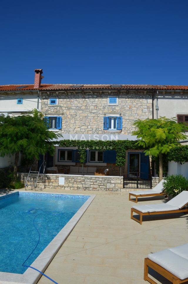 Casa u Svetvinčenatu, 200m², 4 sobe, slika 2