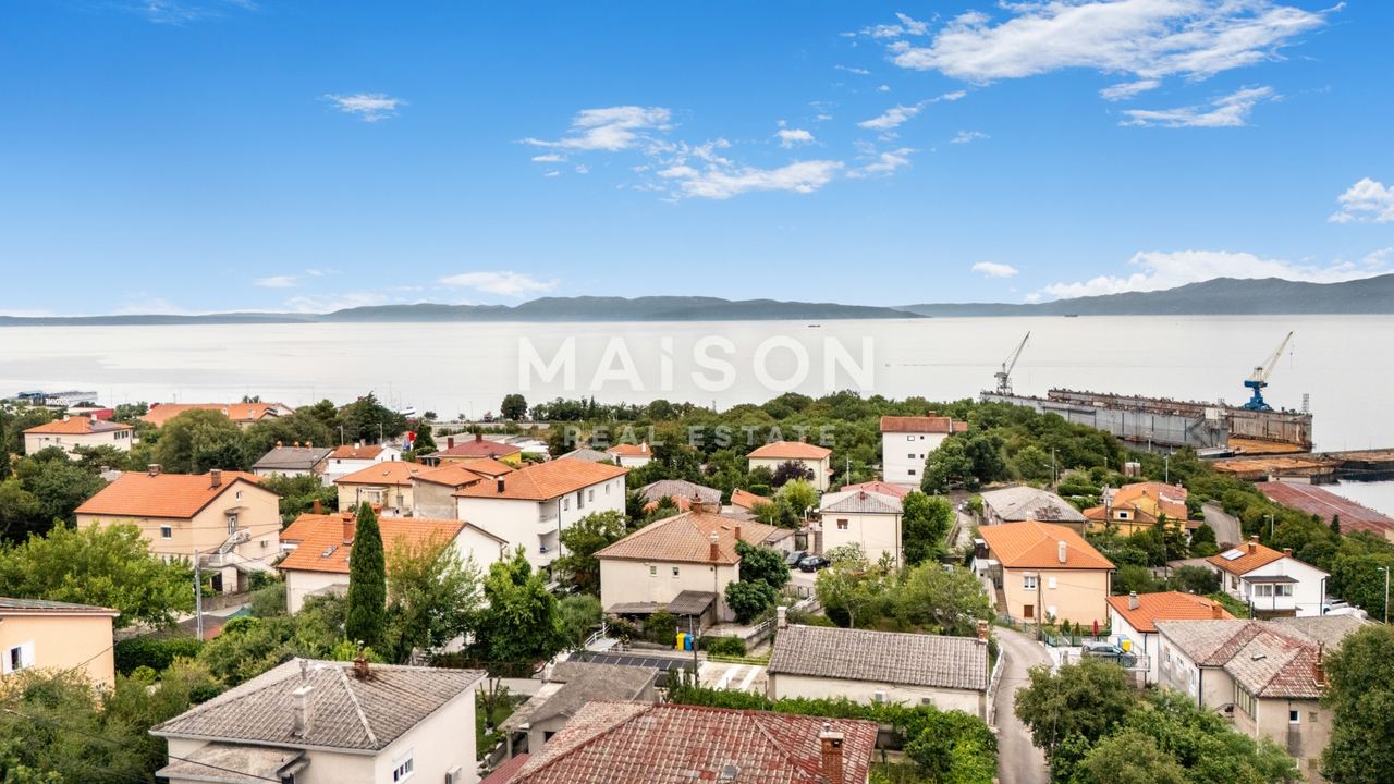 Casa u Kostreni, 230m², 6 soba, slika 2