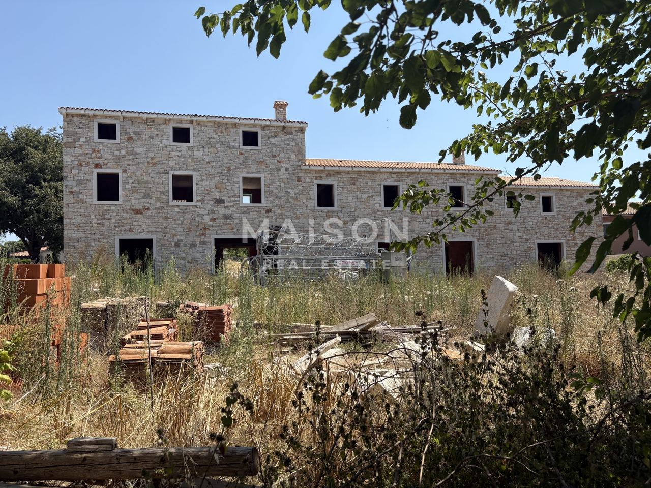 Haus u Tinjanu, 480m², 5 soba, slika 2
