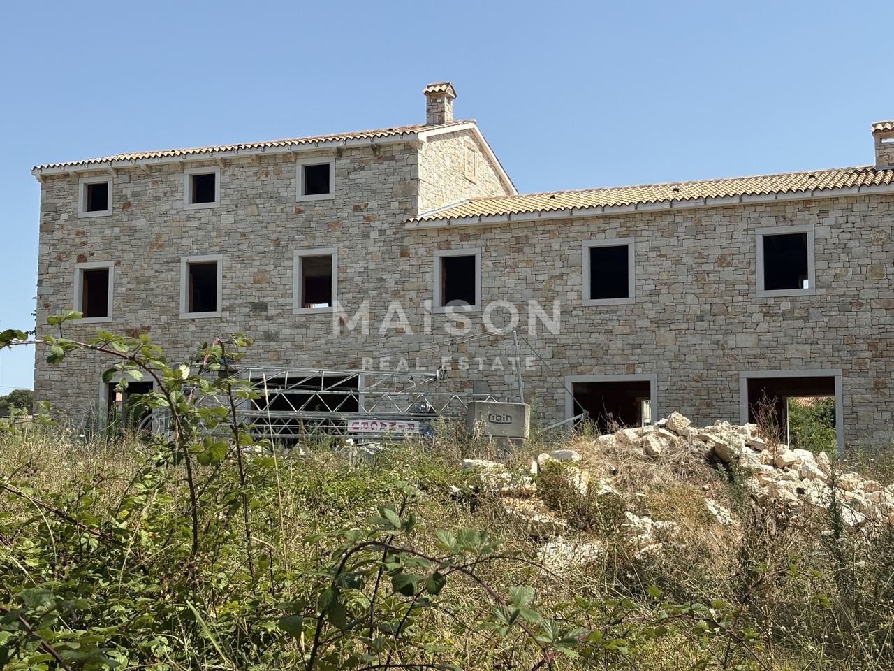 Haus u Tinjanu, 480m², 5 soba, slika 3