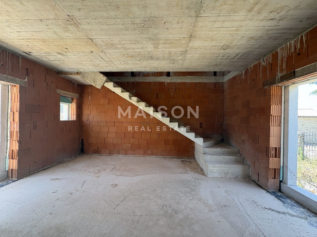 Haus u Tinjanu, 480m², 5 soba, slika 4