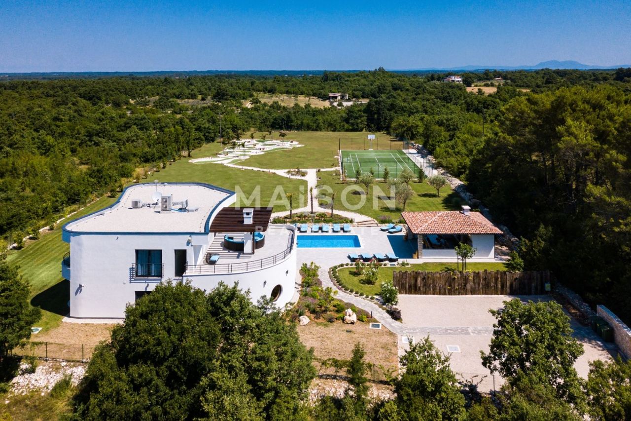Casa u Svetvinčenatu, 292m², 4 sobe, slika 3