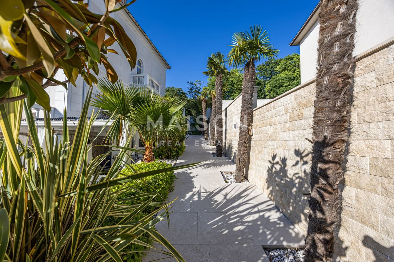 Casa u Crikvenici, 505m², 11 soba, slika 3