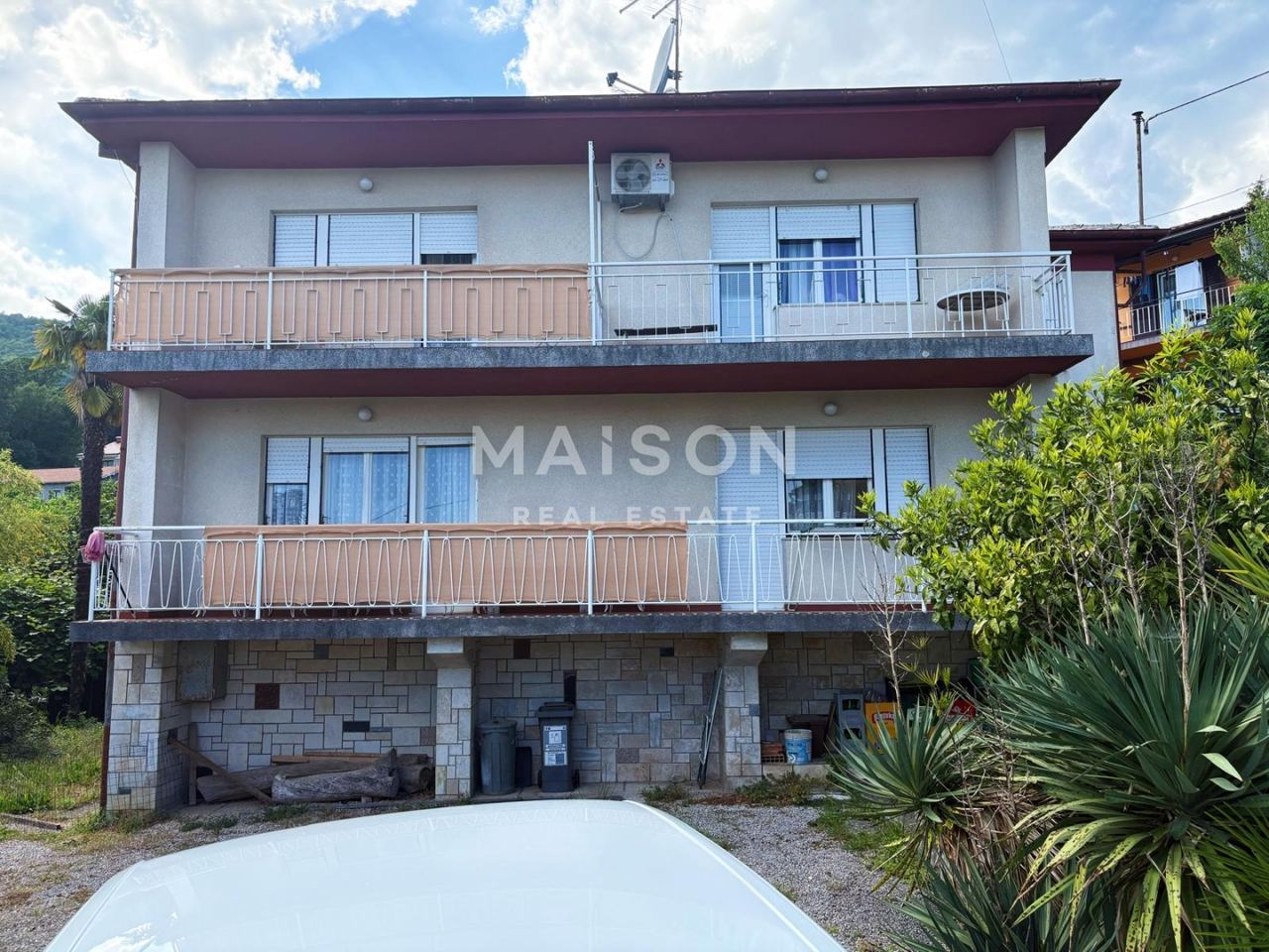 Kuća u Lovranu, 270m², 8 soba, slika 2