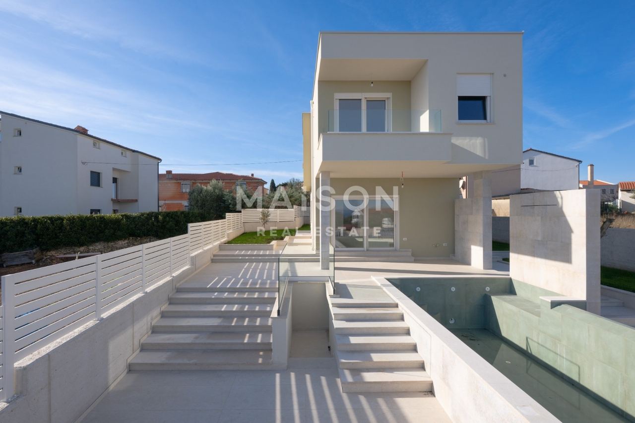 Kuća u Ližnjanu, 140m², 2 sobe