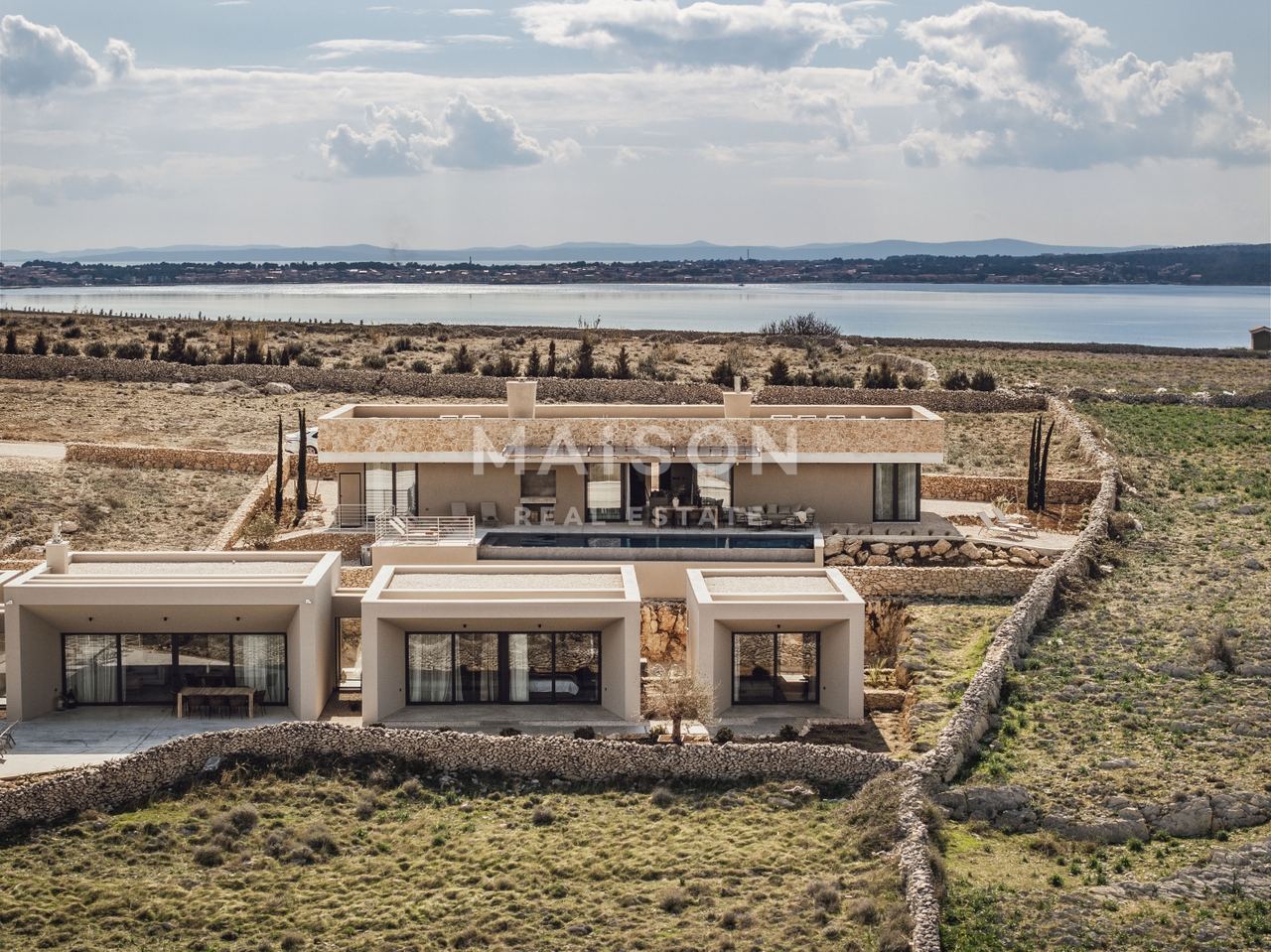 Haus u Povljani, 295m², 4 sobe