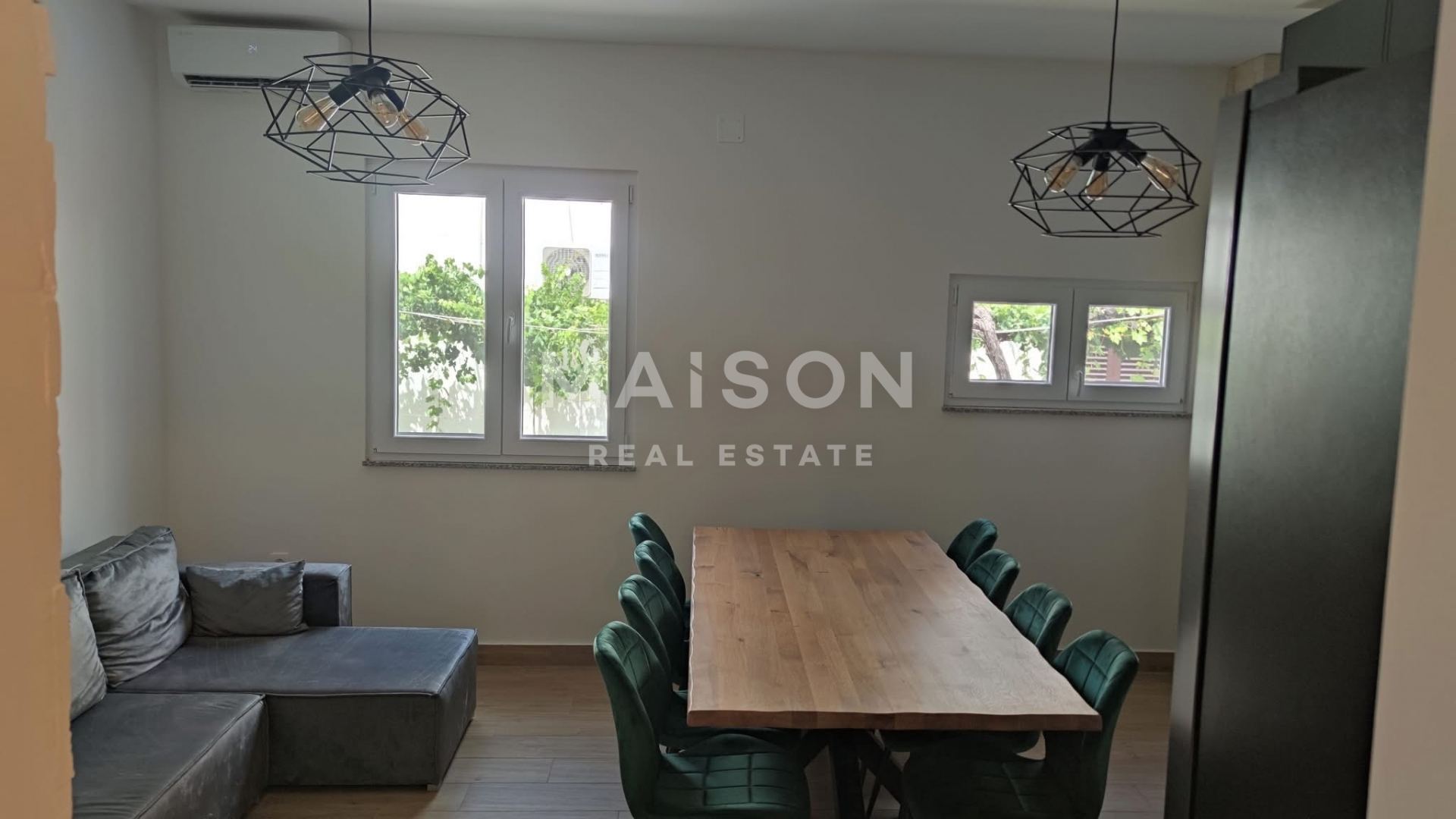 Kuća u Starigradu, 335.58m², 3 sobe, slika 5