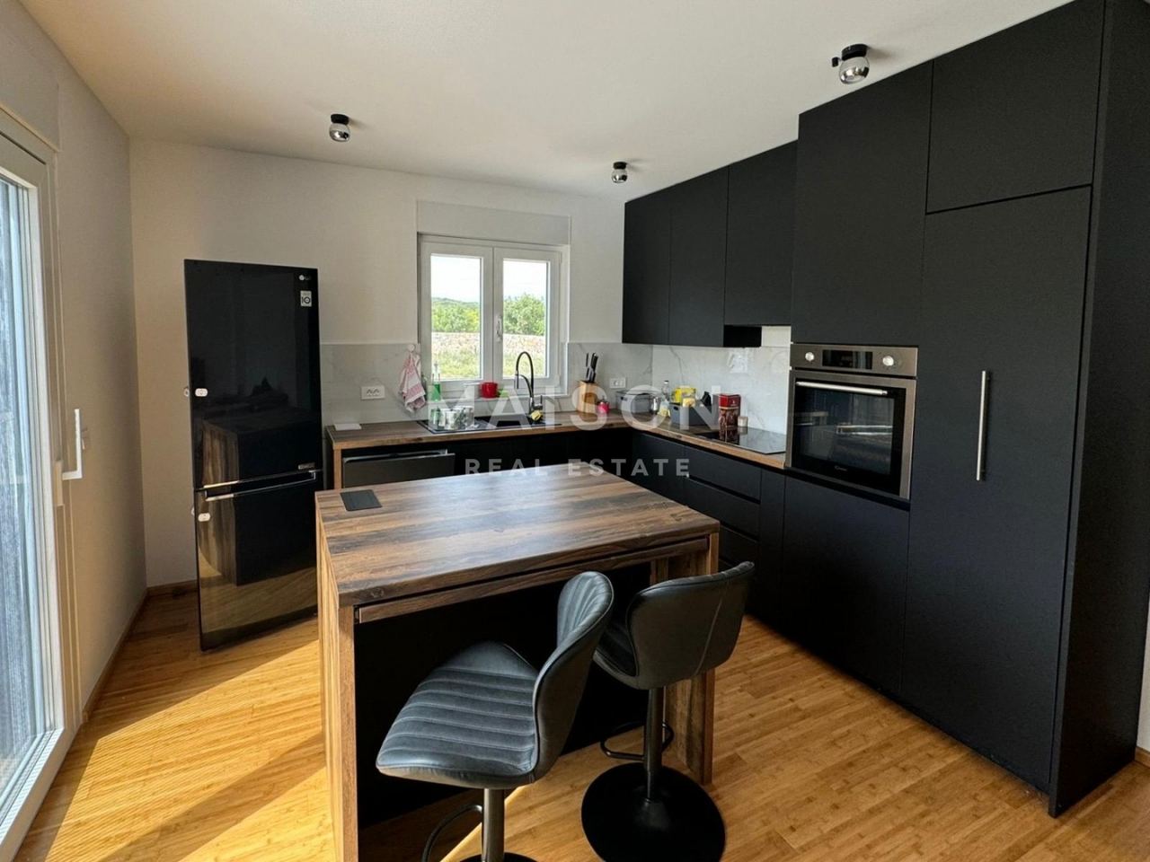 Haus u Vrbniku, 152m², 4 sobe, slika 2