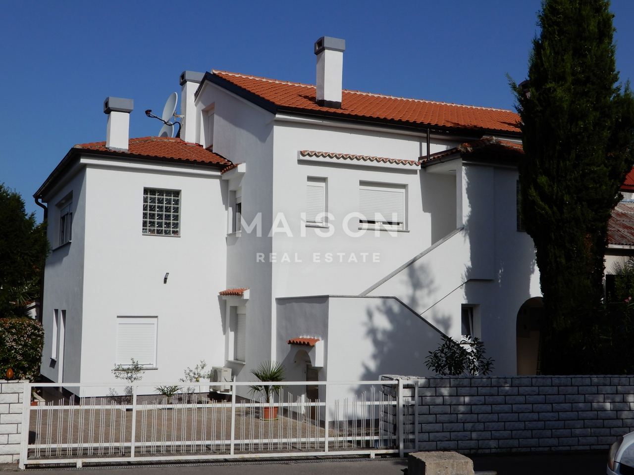 Casa u Malinskoj - Dubašnici, 300m², 7 soba, slika 2