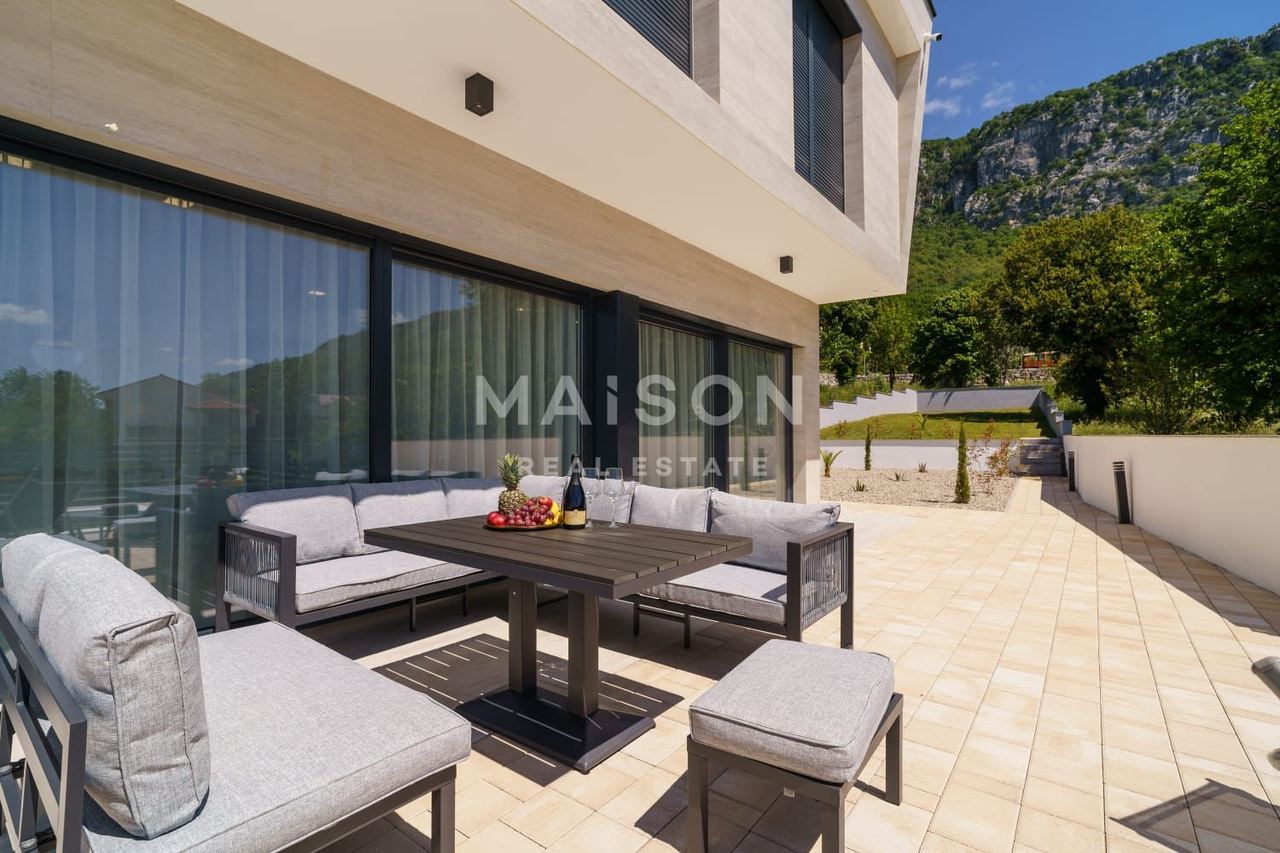 Kuća u Vinodolskoj općini, 168.58m², 3 sobe, slika 2