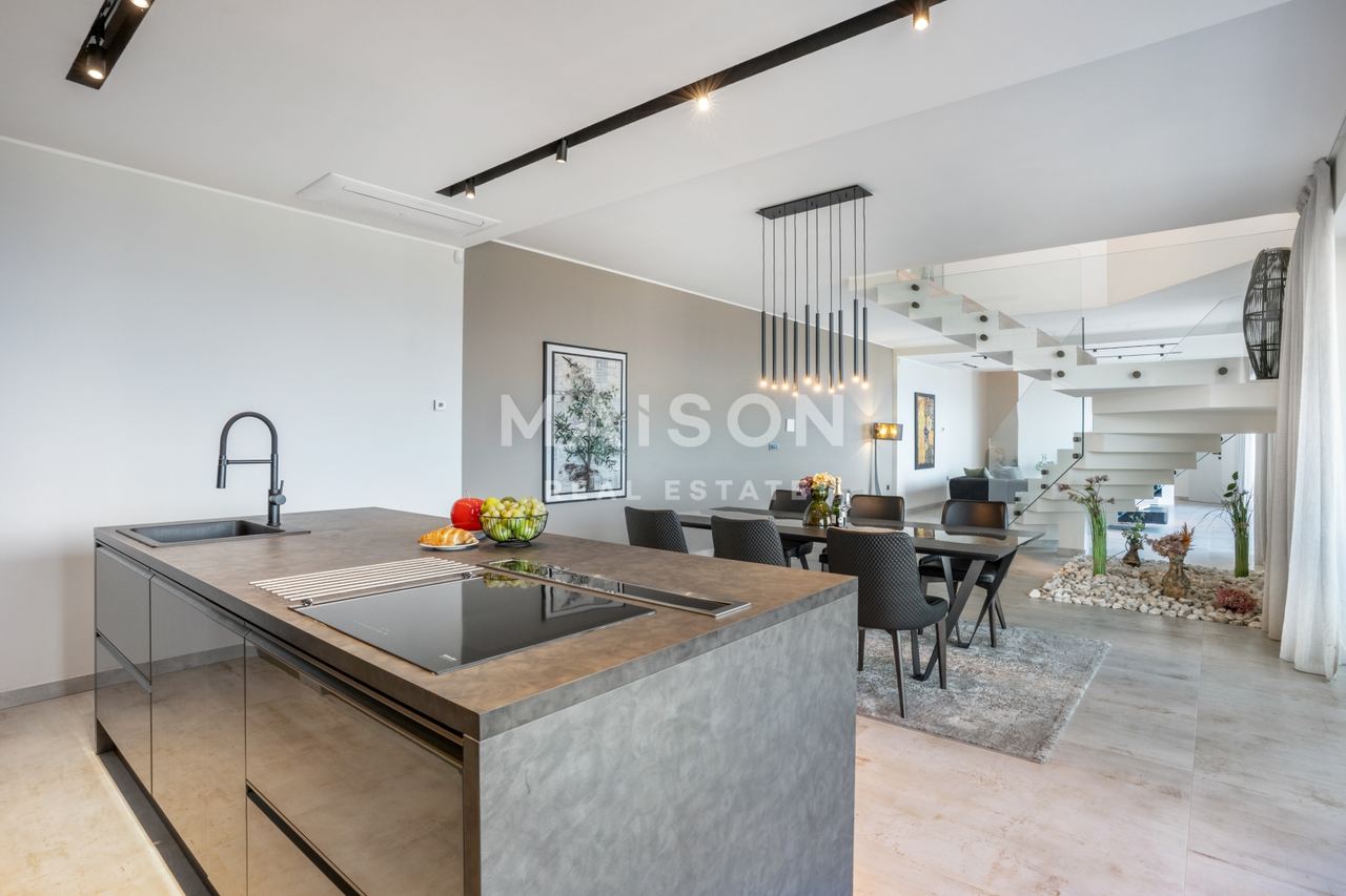 Haus u Vrbniku, 242m², 3 sobe, slika 4