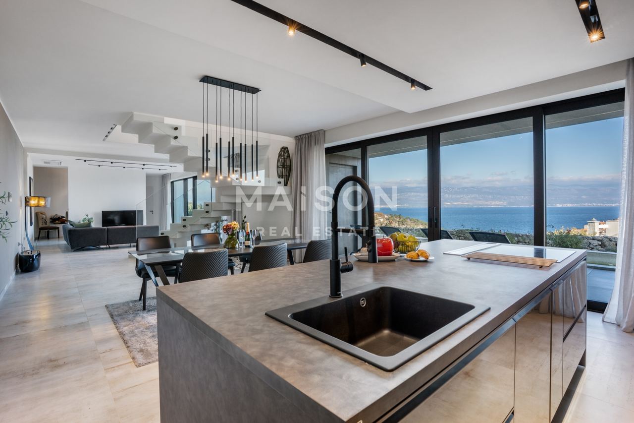 Haus u Vrbniku, 242m², 3 sobe, slika 5