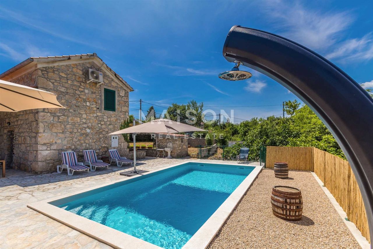 Kuća u Malinskoj - Dubašnici, 104m², 2 sobe, slika 2