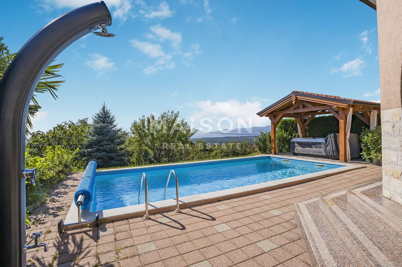 Kuća u Viškovu, 275m², 5 soba, slika 2