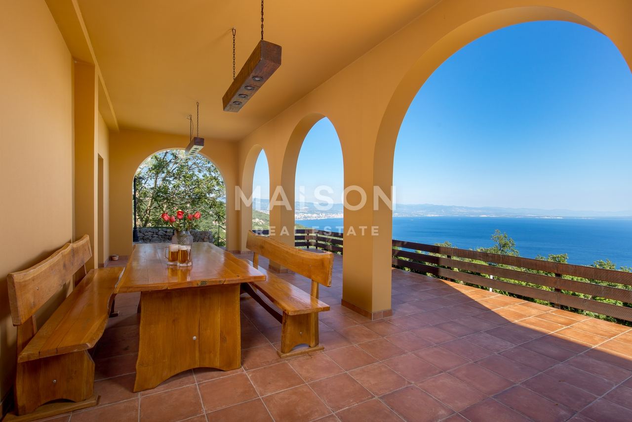 House u Opatiji, 300m², 4 sobe, slika 2