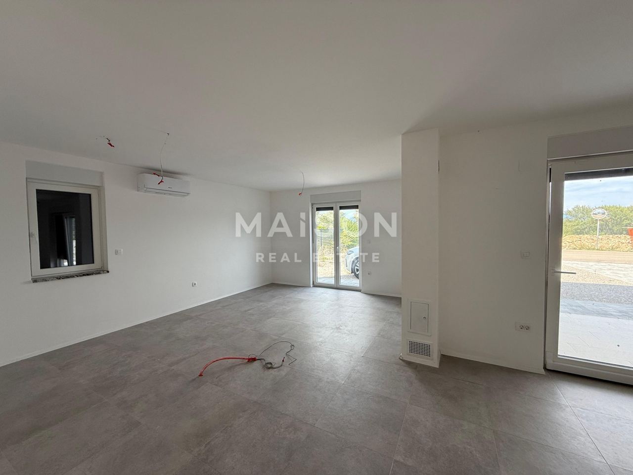 Haus u Dobrinju, 200m², 4 sobe, slika 2