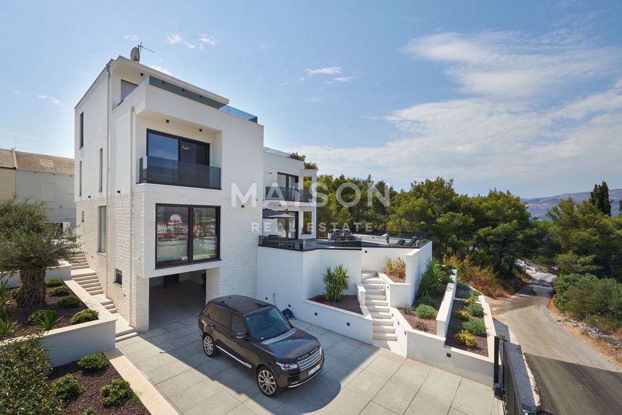 Casa u Trogiru, 370.09m², 4 sobe