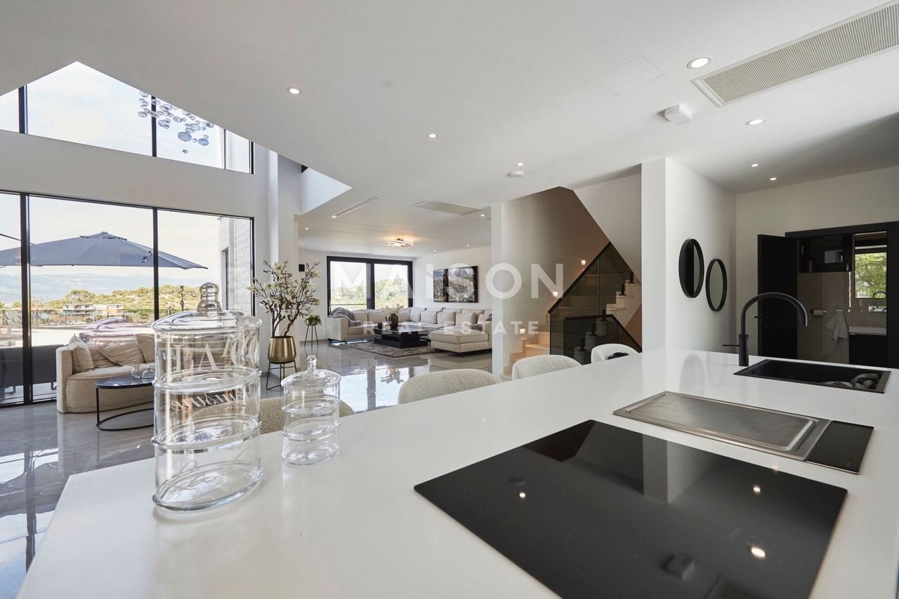 Casa u Trogiru, 370.09m², 4 sobe, slika 2
