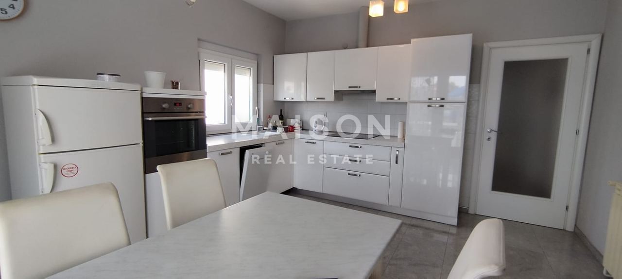 House u Krku, 280m², 7 soba, slika 3