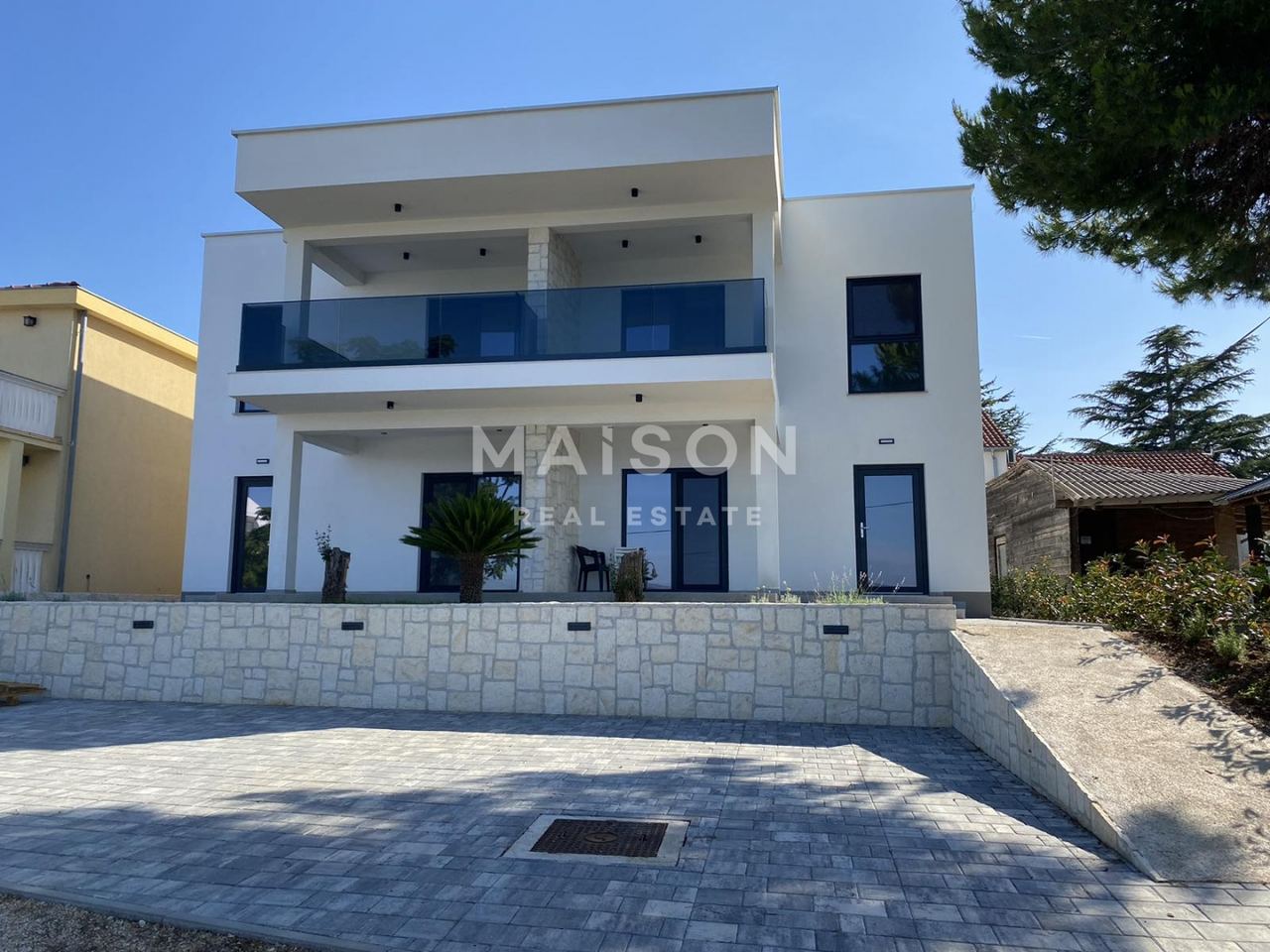 Casa u Pašmanu, 188m², 10 soba
