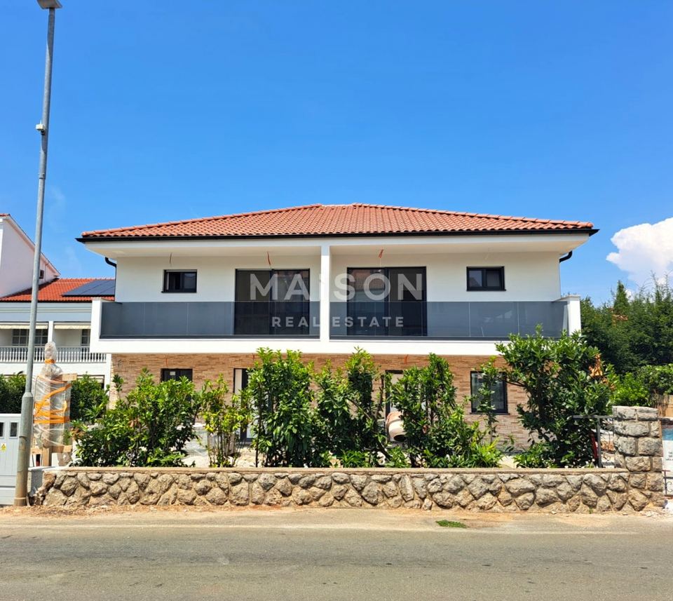 Kuća u Malinskoj - Dubašnici, 120m², 3 sobe