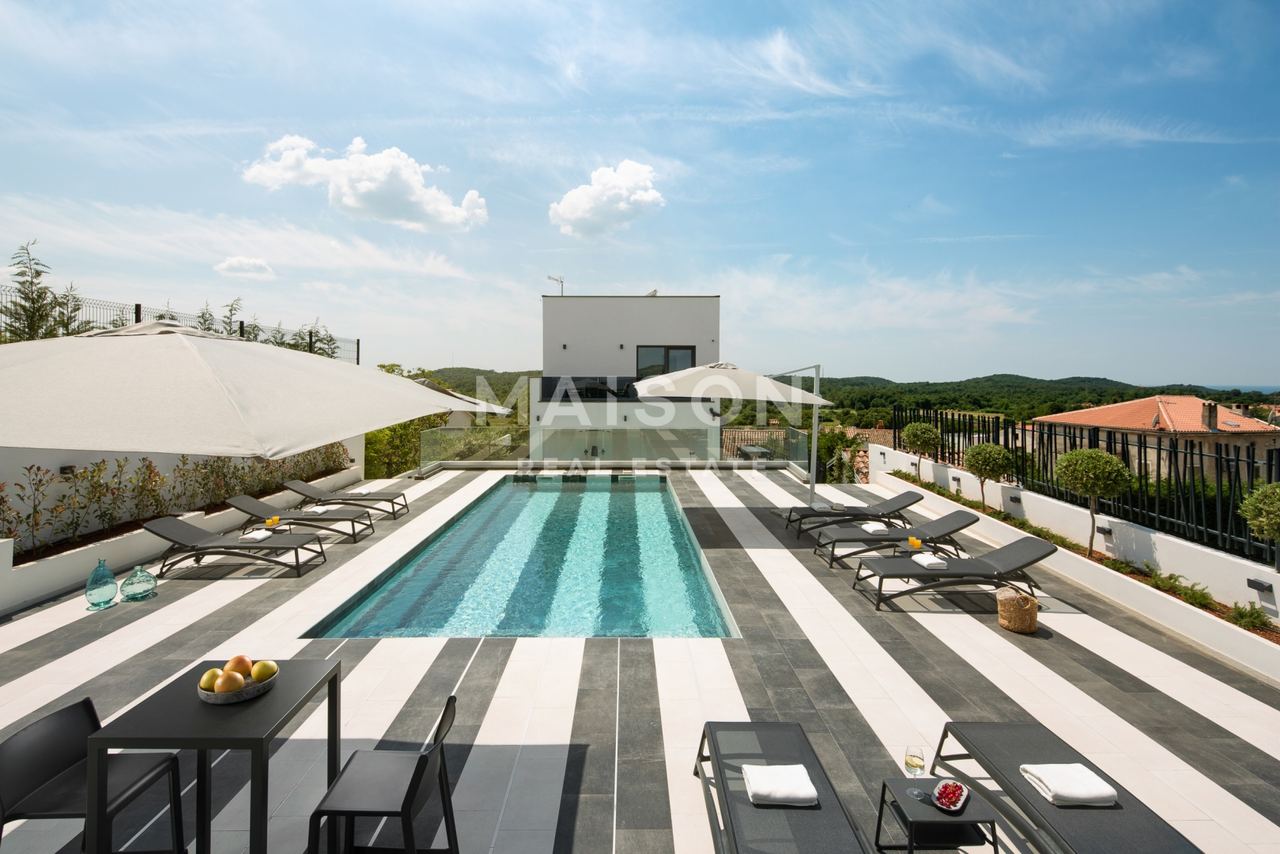 Casa u Sveti Lovreču, 220m², 4 sobe