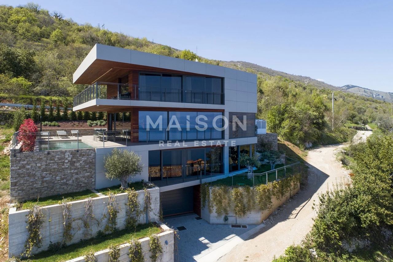 Casa u Mošćeničkoj Drazi, 560m², 5 soba