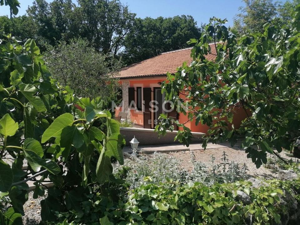 Haus u Dobrinju, 120m², 2 sobe