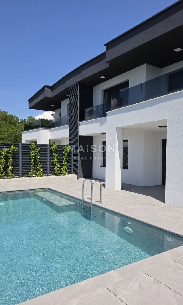 Kuća u Kostreni, 204.72m², 3 sobe, slika 2