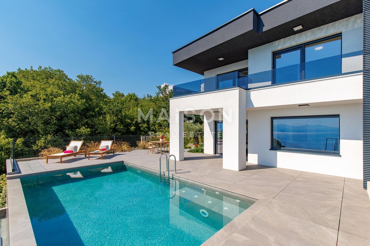 Casa u Kostreni, 204.64m², 3 sobe