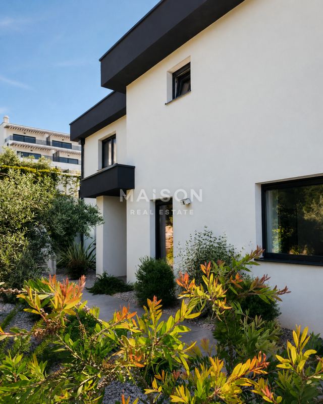 Casa u Kostreni, 204.64m², 3 sobe, slika 3