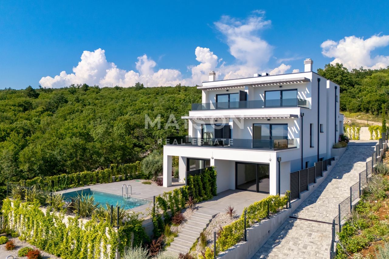 Kuća u Kostreni, 204.7m², 3 sobe