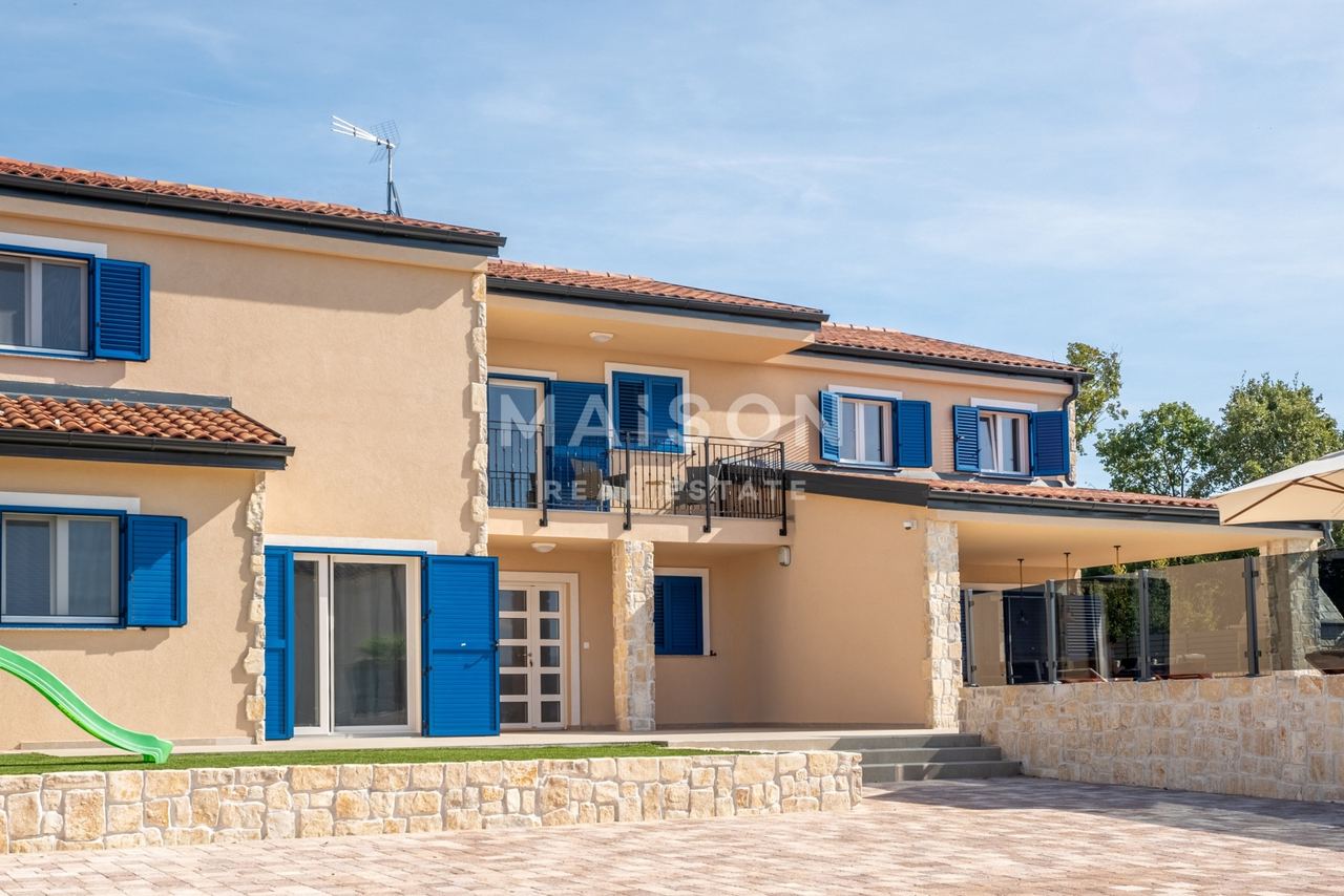 Casa u Dobrinju, 323.3m², 5 soba, slika 3