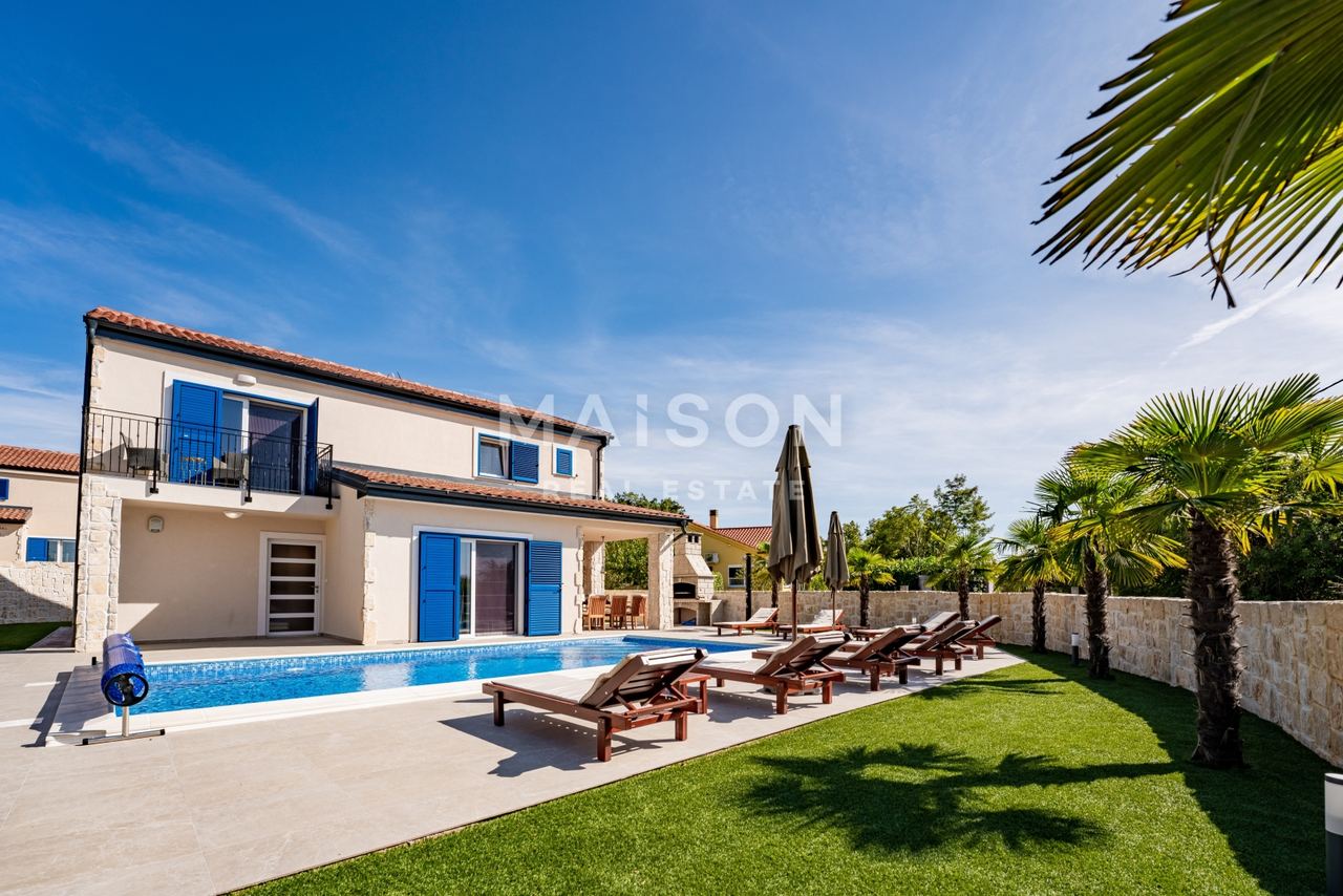 Haus u Dobrinju, 184.02m², 4 sobe