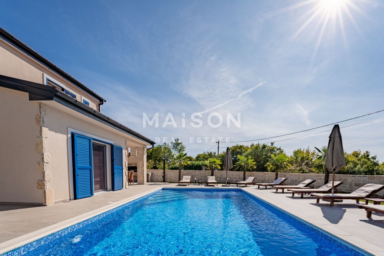 Haus u Dobrinju, 184.02m², 4 sobe, slika 2