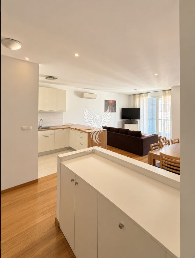 Apartment u Splitu, 87.23m², 2 sobe