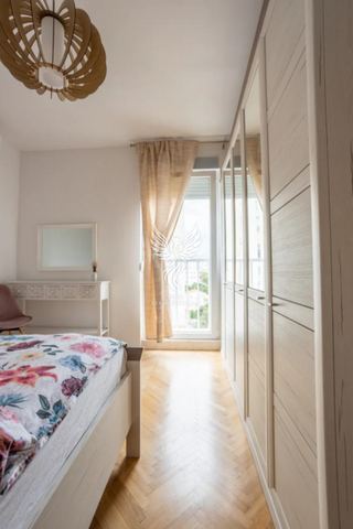 Stan u Splitu, 71.08m², 2 sobe, slika 4