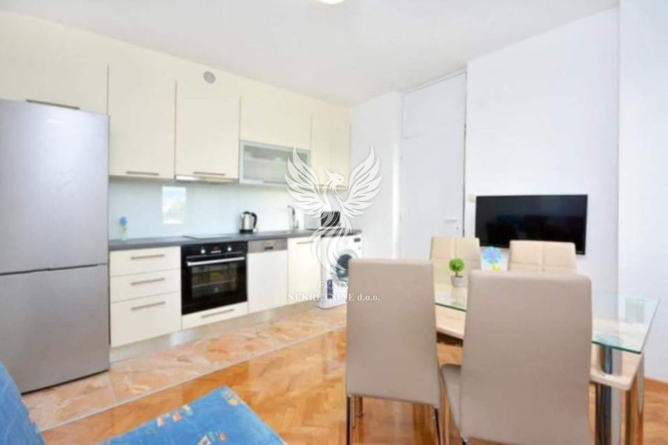 Apartment u Splitu, 79m², 2 sobe