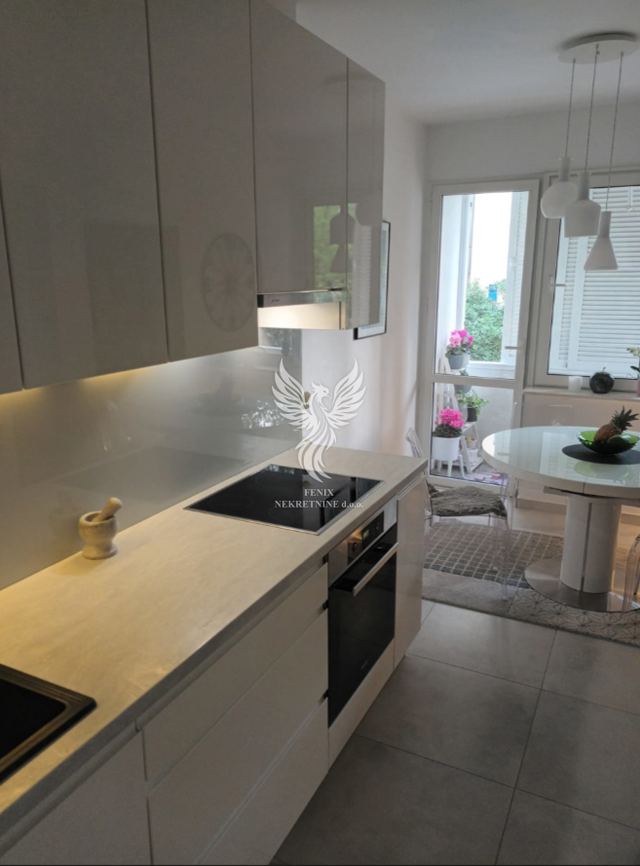 Apartment u Splitu, 78m², 2 sobe