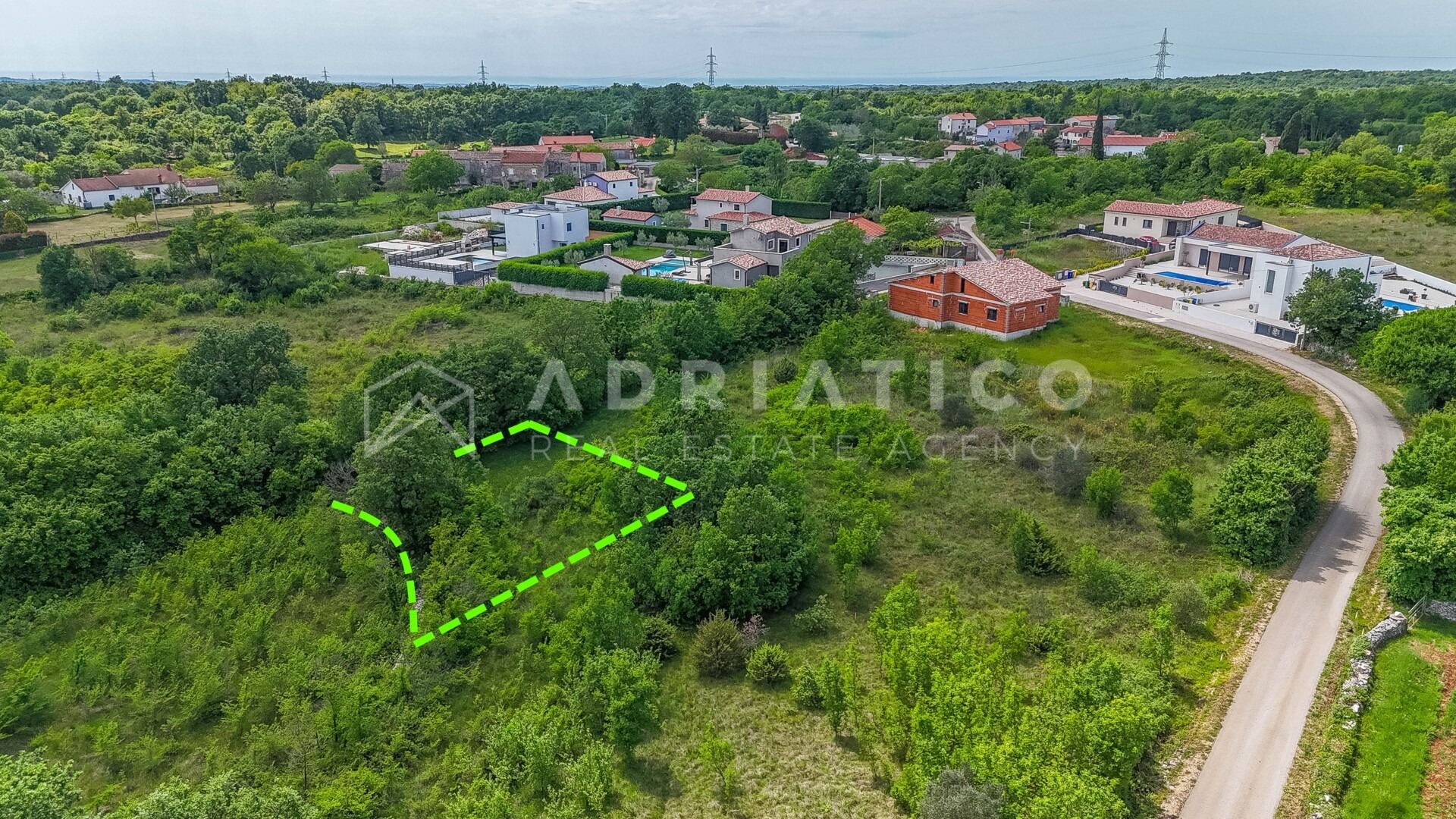 Zemljište u Marčani, 667m²