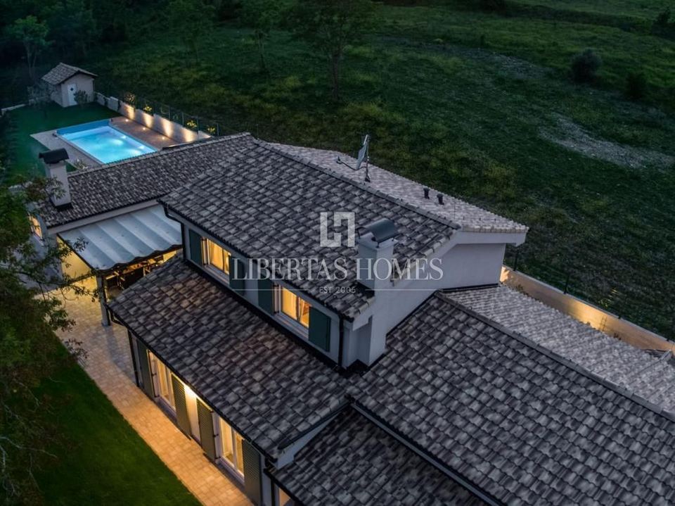 Haus u Grožnjanu, 200m², 4 sobe